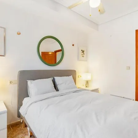 아파트 2-bedroom With Solarium & Pool In Altos *